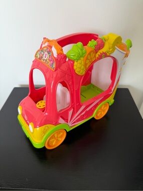 Shopkins Strawberry Shortcake Fruit-Themed Play Van